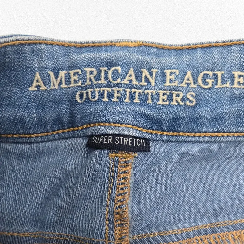 American Eagle Light Wash Artist Crop Kick Flare Stretch Denim Jeans Size 6